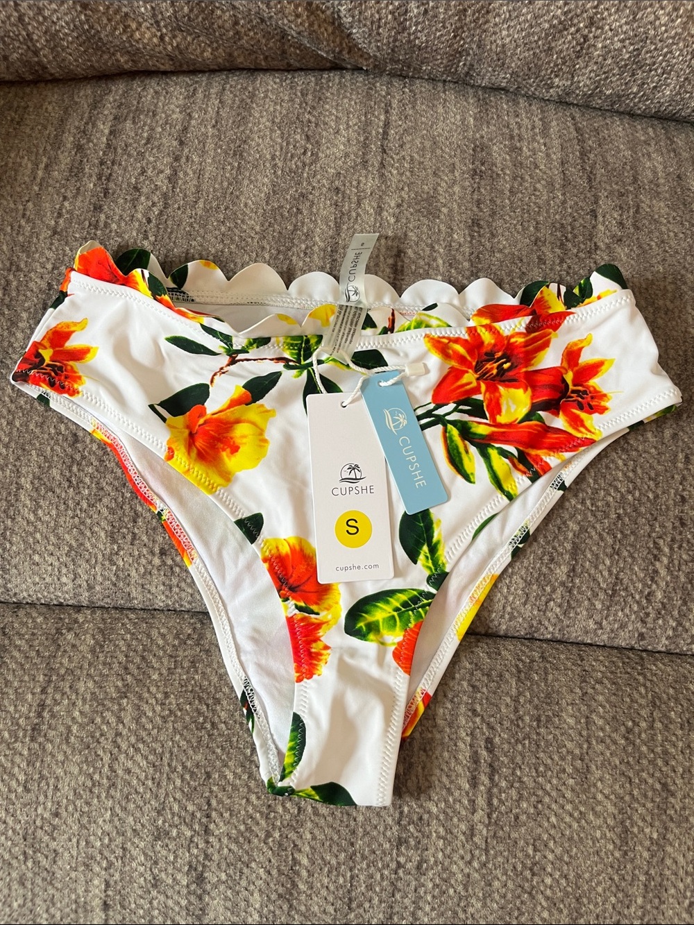 NWT Cupshe White Bikini Bottoms with Orange, Yellow & Green Floral Print Small